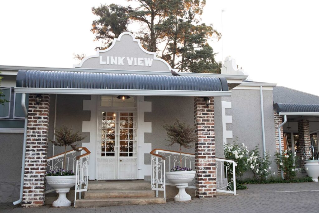 Linkview Frankfort Guesthouse and Coffee Shlop